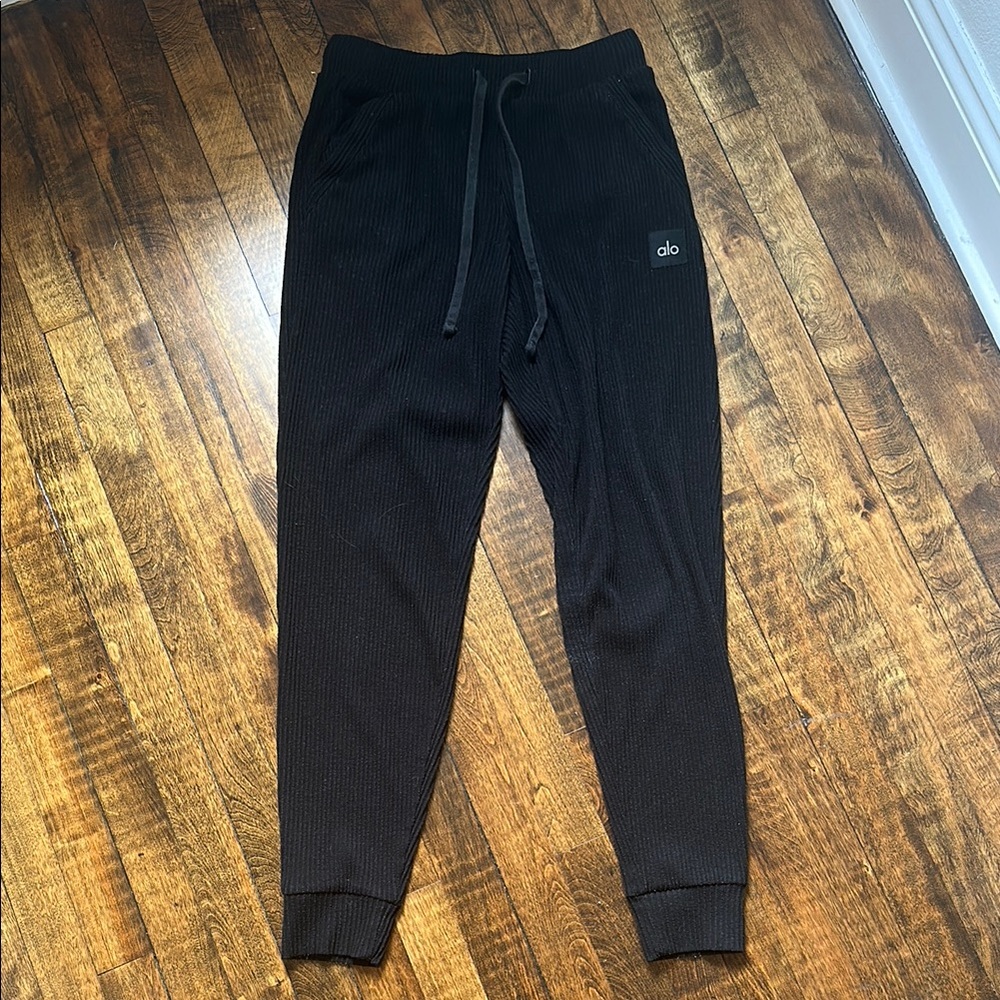 Alo Muse Black Jogger Pants